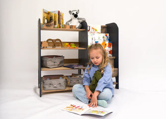 2-i-1 Montessori-hylle for bøker og leker